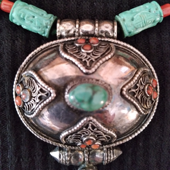 Custom made Necklace with Sterling Silver Tibetan Prayer Box - Picture 6 of 16